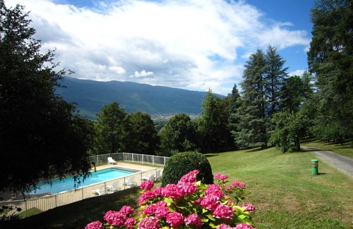 Serrieres-en-Chautagne House | Cosy castle with pool