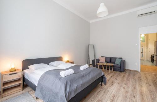 Krisztinavaros Apartment | Cosy Castleside Apartment