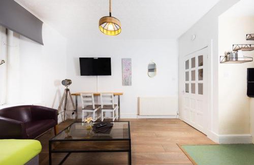 Tollcross Apartment | Cosy Central Apartment by the Meadows 6