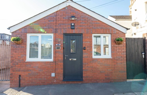 Butetown House | Cosy Central Cardiff Bungalow