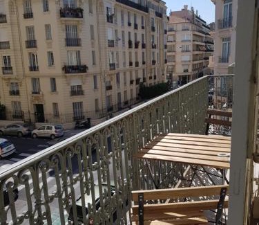 Thiers Apartment | Cosy central studio Nice Rossini large balcony