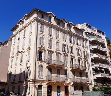 Thiers Apartment | Cosy central studio Nice Rossini large balcony
