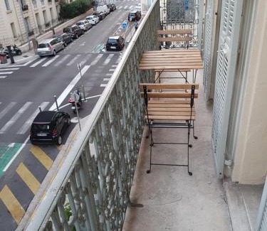 Thiers Apartment | Cosy central studio Nice Rossini large balcony