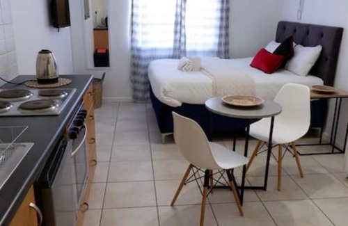 Salt River Apartment | Cosy central studio