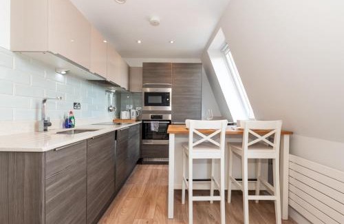 Twickenham Riverside Apartment | Cosy Central Stylish Apartment in Twickenham Pass the Keys