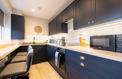 Ormeau House | Cosy Central Victorian Home! - Fresh, modern and quiet.