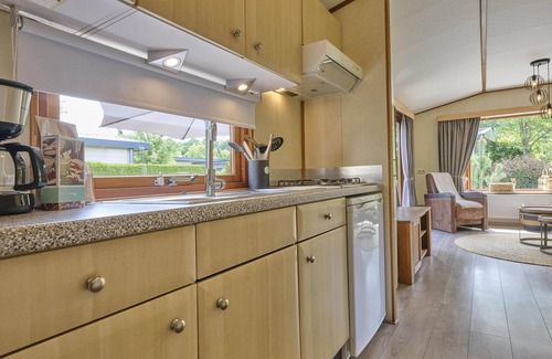 Hulshorst House | Cosy chalet with a hot tub on the Veluwe
