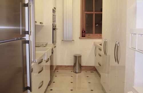 Beyoglu Apartment | Cosy charm, fabulous terrace views in Galata!
