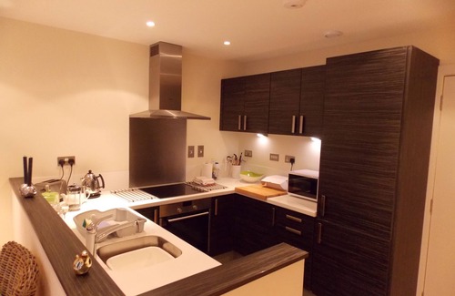 Bonnington Apartment | Cosy City centre apartment with free WiFi.