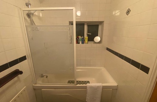 Galway City Centre House | Cosy City Centre Guest Room Shared Home