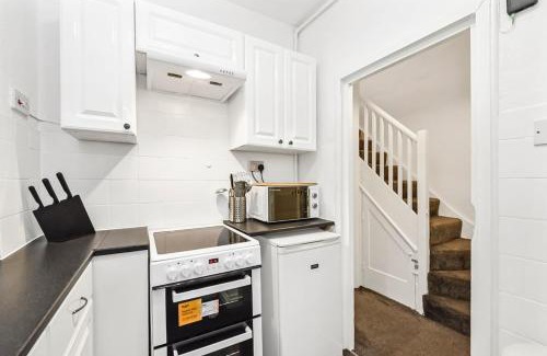 Chaucer Apartment | Cosy Cityscape Two Bed Apartment