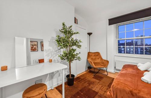 Chaucer Apartment | Cosy Cityscape Two Bed Apartment