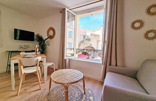 Old Town Apartment | COSY - Climatisé - 2 pas du port - Place aux Herbes