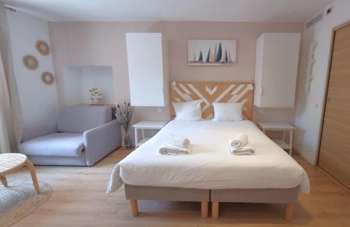Old Town Apartment | COSY - Climatisé - 2 pas du port - Place aux Herbes