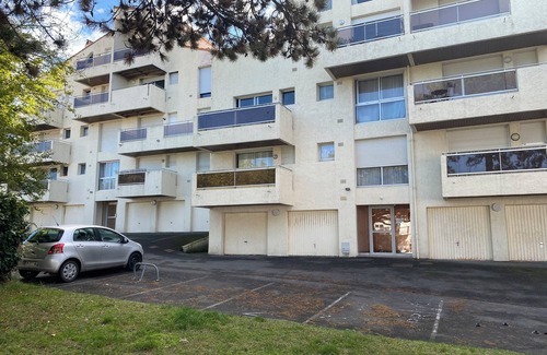 Royan Apartment | Cosy, comfortable 2-bedroom apartment close to the downtown market in Royan. All comforts