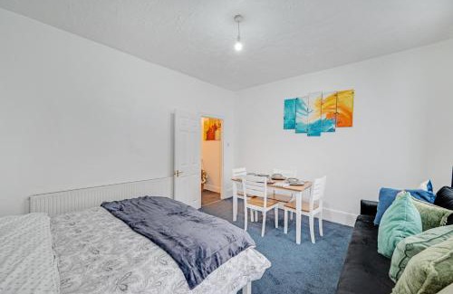 Northumberland Park Apartment | Cosy & Comfy Tottenham Apartment Sleeps 4