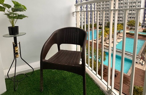 Valenzuela Condo | Cosy Condo with Balcony at Makati SM Jazz