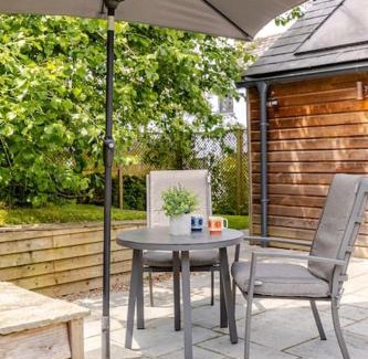 Nettleton Apartment | Cosy Cotswolds Retreat near Bath & Castle Combe