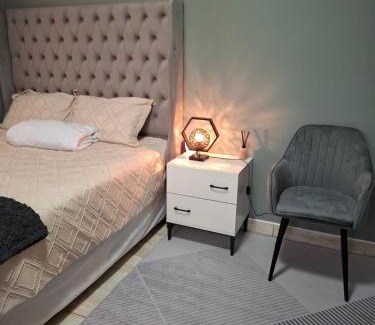 Francistown Apartment | Cosy Cottage 1