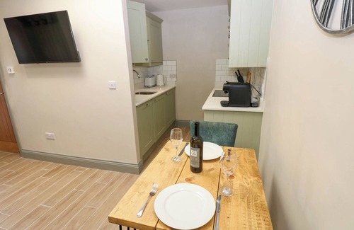 Durham Cottage | COSY COTTAGE 5, pet friendly in Brandon, County Durham
