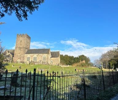 Old St Mellons House | Cosy Cottage 7 mins from Cardiff City Center