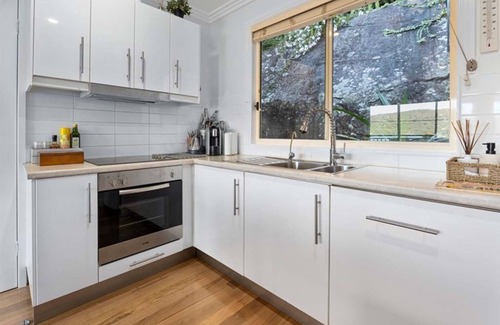 Cheero Point Cottage | Cosy Cottage Above the Hawkesbury w/Jetty