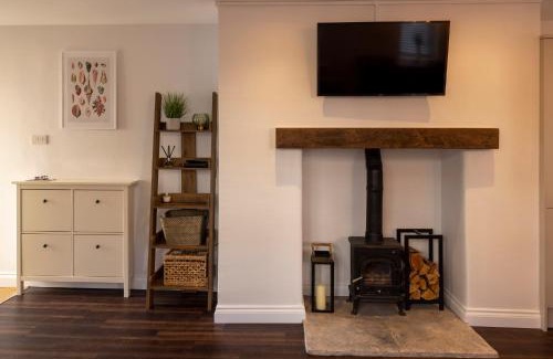 Beer Apartment | Cosy Cottage for Couples, Parking, 3 Min 2 Beach