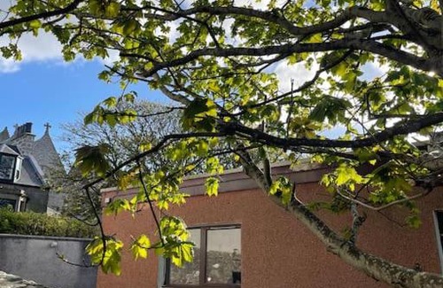 Lerwick Apartment | Cosy cottage in Kveldrso Gardens