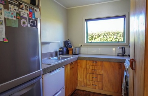 Lake Hawea Cottage | Cosy cottage in lake Hawea