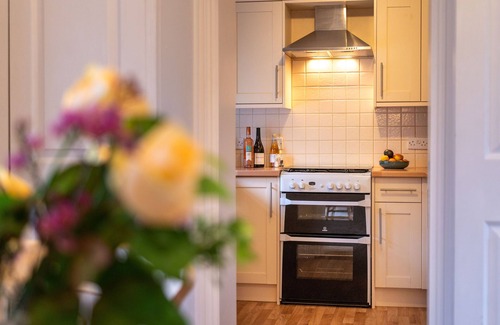 Oxford Cottage | Cosy Cottage near Oxford, in historic property gardens