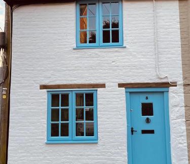 Shaftesbury House | Cosy Cottage Retreat in Shaftesbury