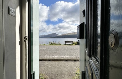 Inveraray Cottage | Cosy Cottage Stunning Loch Fyne Views &Wood Burner