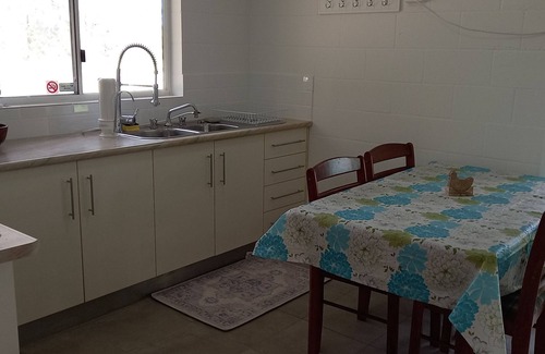 Bungadoo Cottage | Cosy Country Cottage in Bungadoo. One-bedroom quiet accommodation.