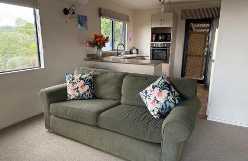 Te Pahu House | Cosy Country Private Cottage with views