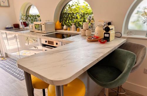 Kingston House | Cosy Countryside Cottage in an Area of Outstanding Natural Beauty