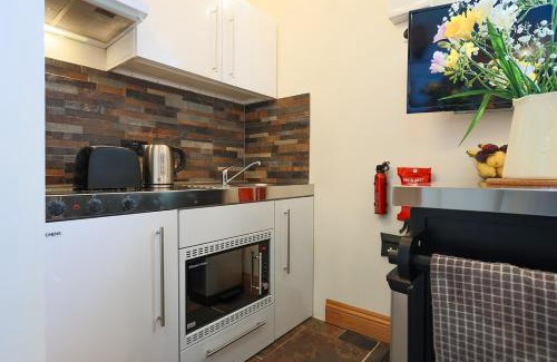 Grafton Regis Apartment | Cosy countryside retreat - Pogo