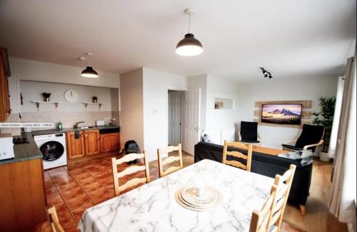 Drumacrin Apartment | Cosy, Cute and Modern Apartment steps to the beach