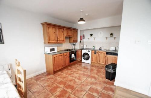 Drumacrin Apartment | Cosy, Cute and Modern Apartment steps to the beach