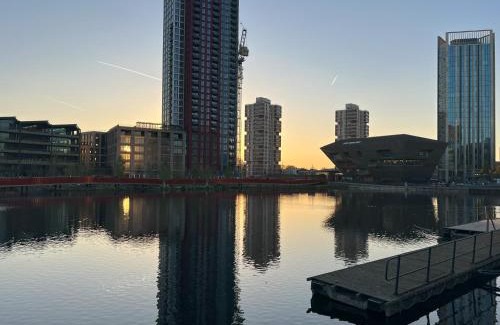 Rotherhithe House | Cosy double room in Canada Water