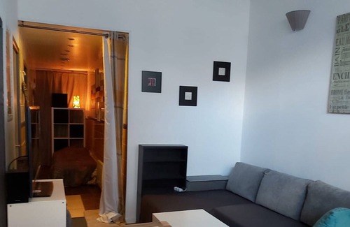 Saint-Jean Apartment | Cosy downtown studio 2 steps from Caen harbor