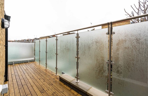 Battersea House | Cosy Duplex in Battersea - 10 minutes from central London