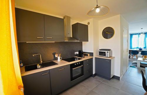 Craponne Apartment | Cosy et urbain en Plein centre ville