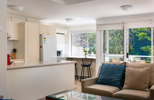 Lilyfield Apartment | Cosy Family Apartment with Parking and Balconies