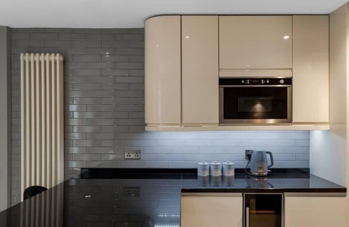 Old Windsor House | Cosy Family Home In Windsor, Close To Legoland
