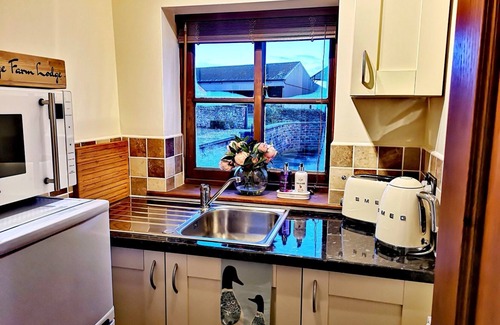 Ripon Cabin | Cosy Farm Lodge in Melmerby Village, Ripon