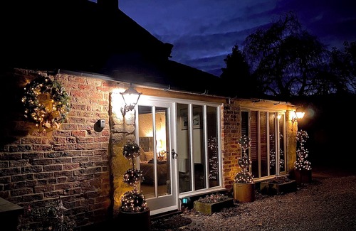 Ripon Cabin | Cosy Farm Lodge in Melmerby Village, Ripon