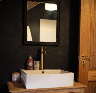 Nottingham Road Apartment | Cosy Farmhouse Studio On Springrove