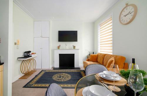Norland Apartment | Cosy flat 5 min from Holland Park station! London