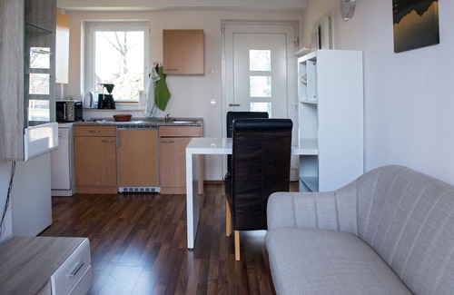 Debstedt Apartment | Cosy flat by the lake