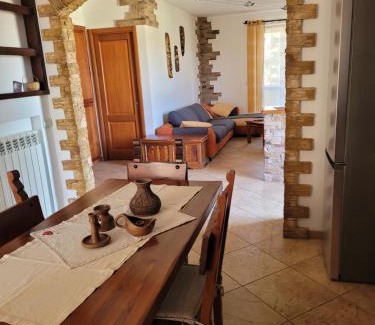 Serra li Pozzi Apartment | Cosy Flat il Melo